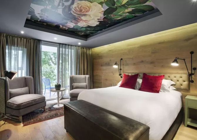 Двухуровневые натяжные потолки